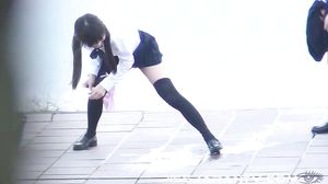 pjt-22263 - Japanese schoolgirls pee outside