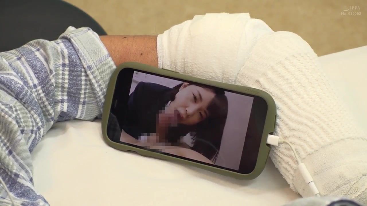 PIYO-129 僕のことを好きすぎる天使のようなひよこ女子の'ぺろぺろ誘惑'、そして中出しへと  Embed Player