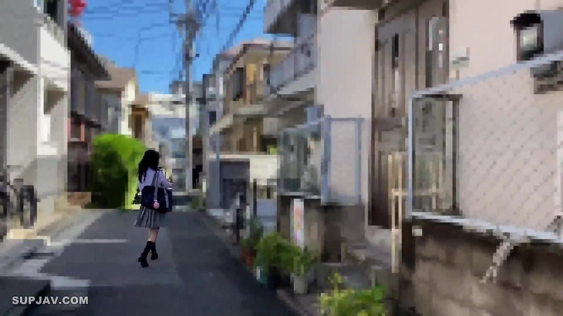 FC2 PPV 2244644 とある男の忘備録 ちび制服女 [有]  Embed Player