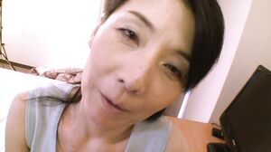 Asiatiques - Skinny milf fucked with cock and toys