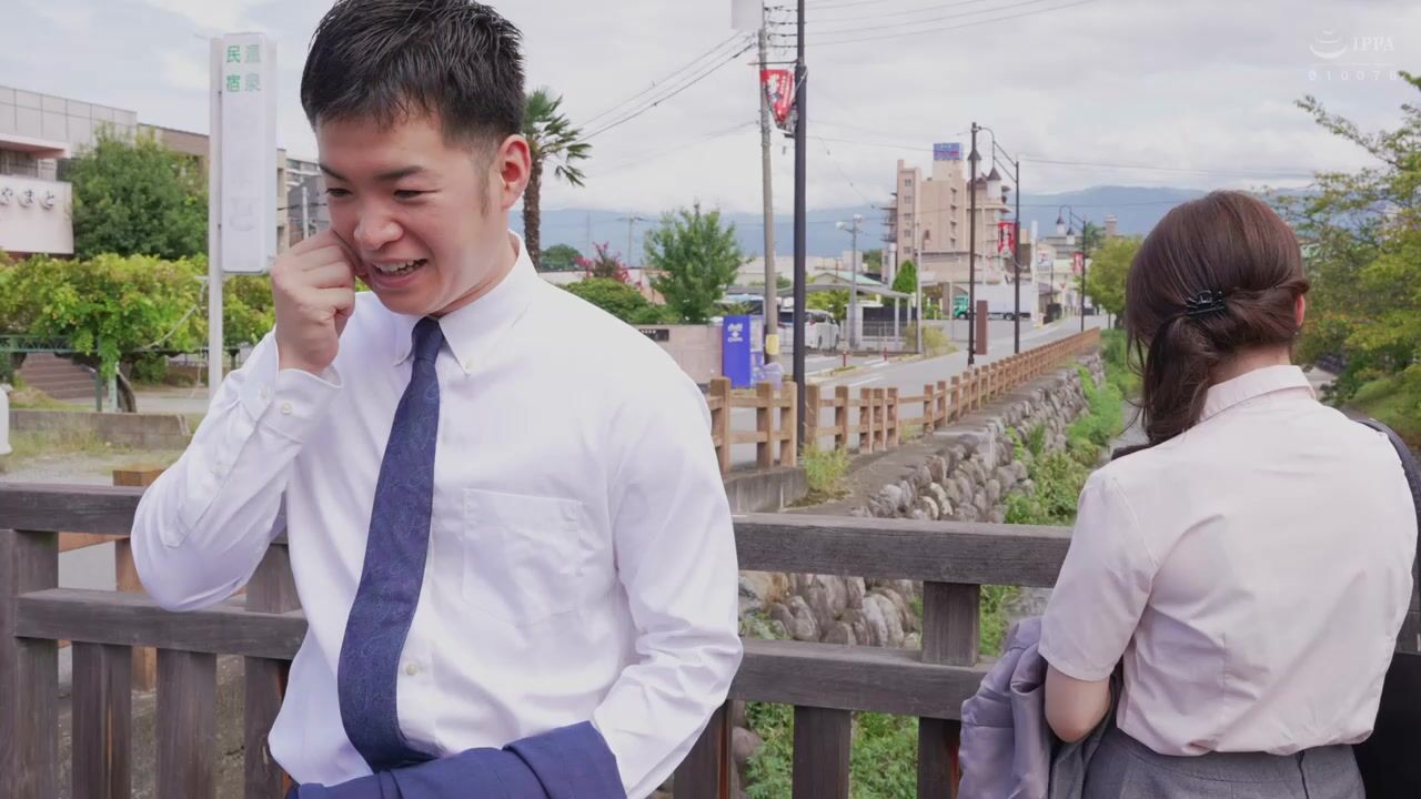 MOND-241 憧れの女上司と 桧山ゆりか  Embed Player