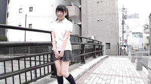 Sim 007 J ノーブラとびっこ散歩 リモバイの刺激に乳首コリコリ胸ポッチ 街中