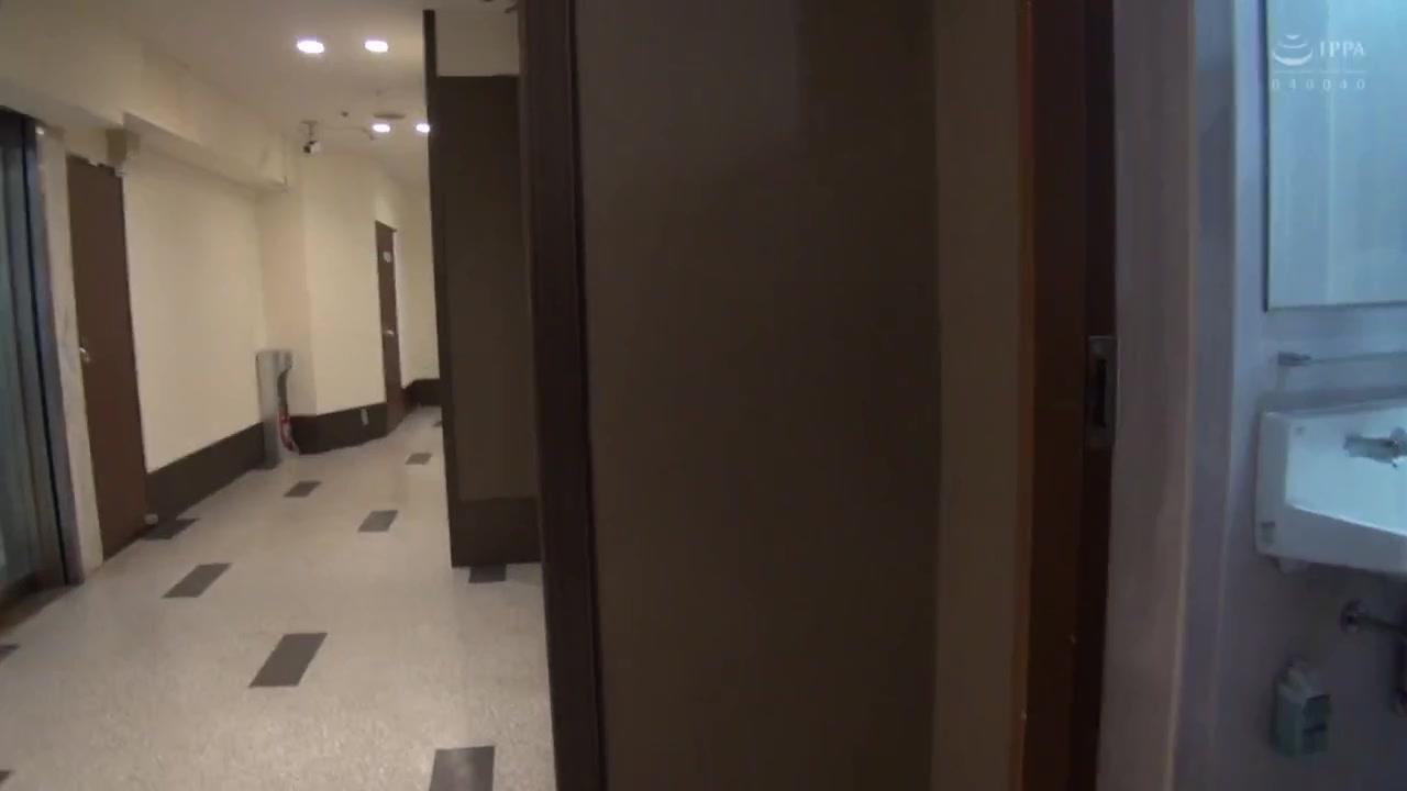 YAKO-011 爆乳中出し公衆便所 出会い系で知り合ったボイン娘たちをそのへんのトイレで雑に犯した映像ですw